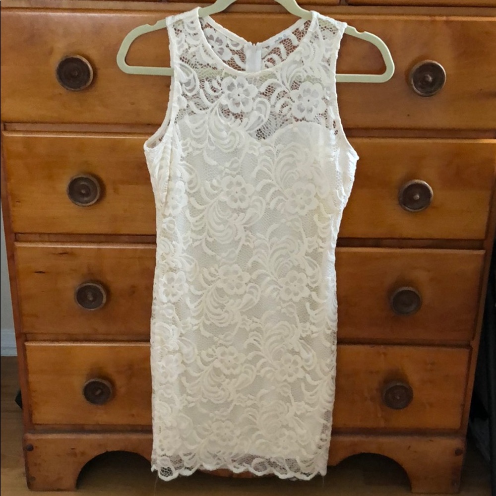 2bella Off White Lace Dress (Size L, runs small)